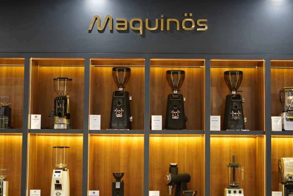 Maquinos coffee grinder dengan presisi tinggi untuk hasil gilingan kopi yang konsisten.