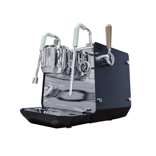 mesin espresso profesional dengan multi boiler dan pompa air Italia.