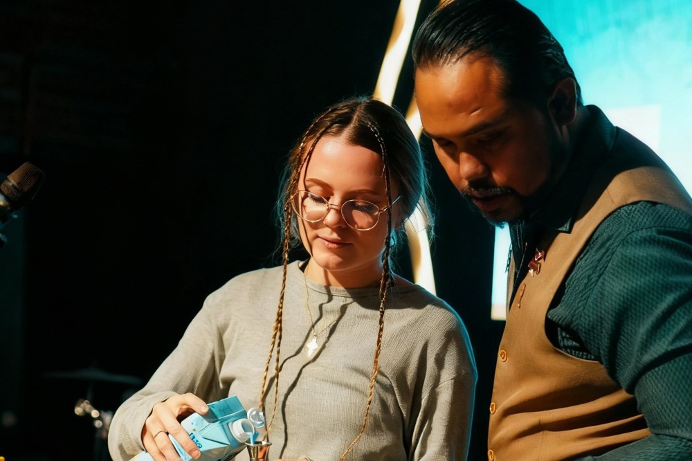 Suasana workshop The Art of Coffee Mixology di 8arcode Palembang bersama Zakyoso, Denali, Mesin Kopi Hambach, dan Coffee Grinder Maquinos.