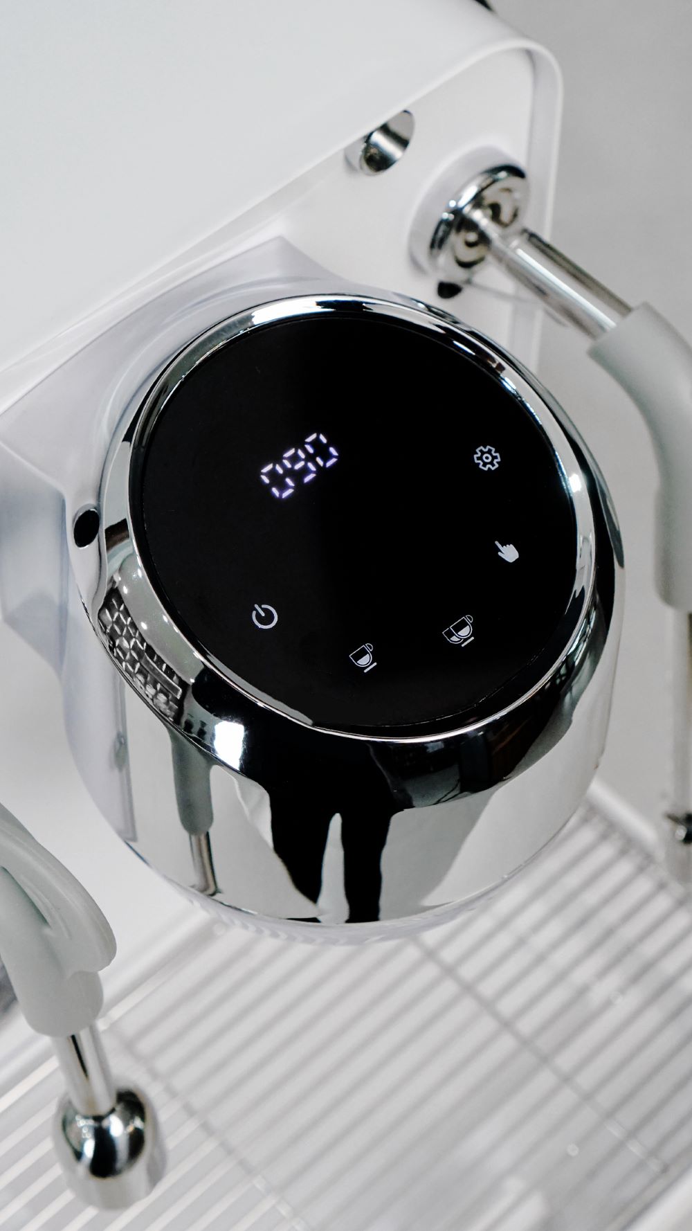 Detail group head mesin kopi Hambach Mini Neo dengan desain minimalis