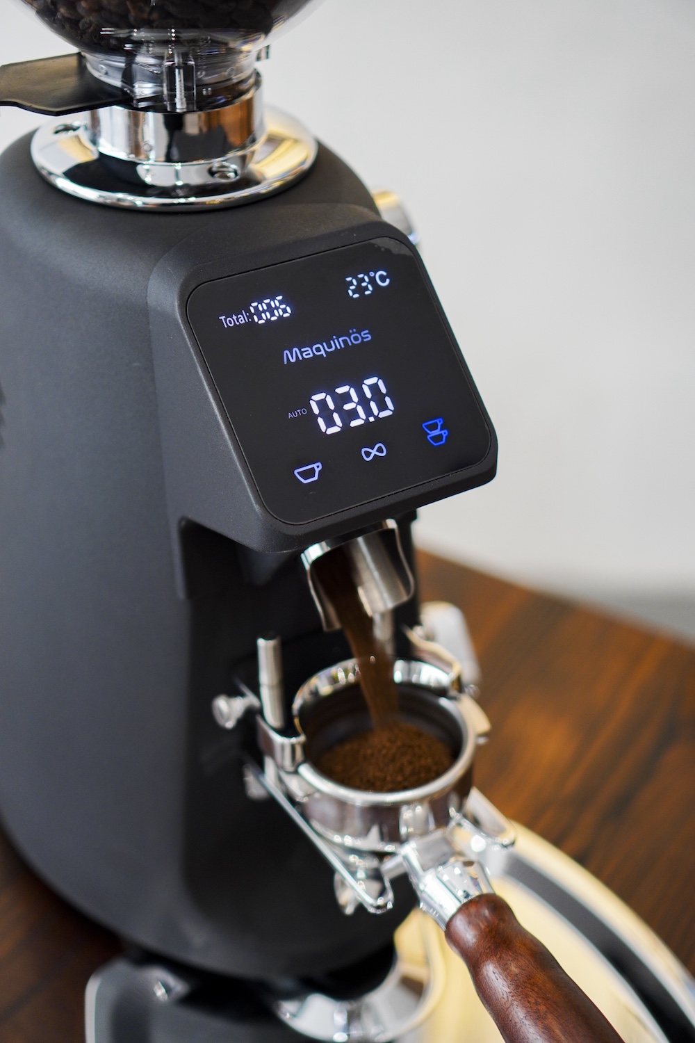 Perbandingan Maquinos SD-XV dan E75T Mini dengan alat seduh kopi