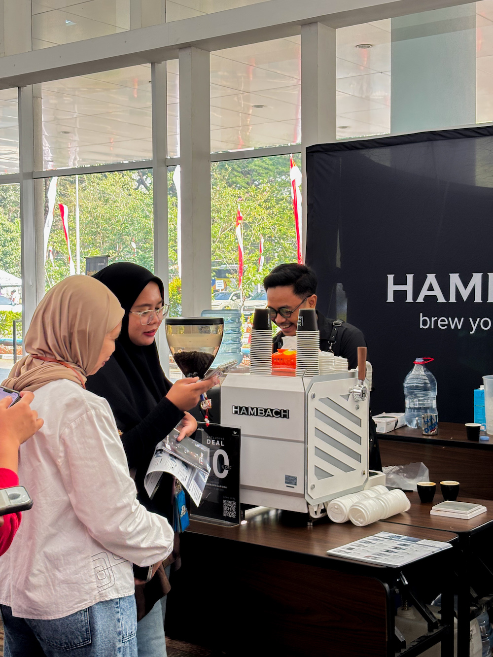 Mesin espresso Hambach Tank digunakan saat Hambach Office Attack at HQ Garuda Indonesia Jakarta