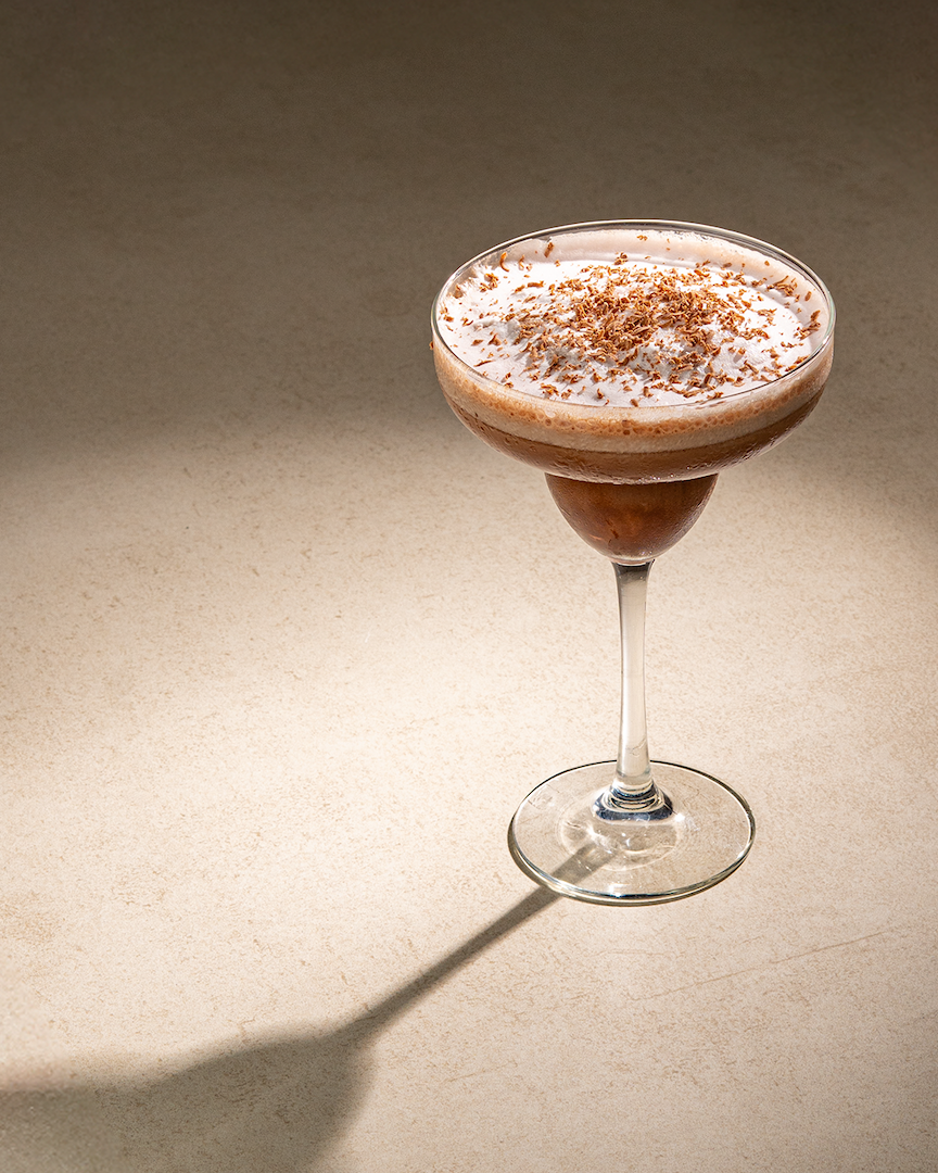 Choco Raspberry, blended coffee cokelat raspberry dengan whipping cream dan grated chocolate di coupe glass