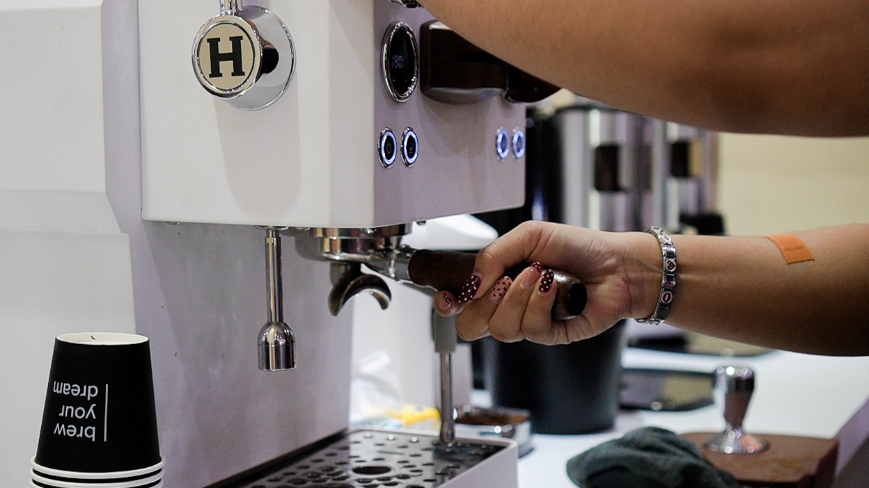 Experience mesin espresso Hambach di Jogja Coffee Week 2026
