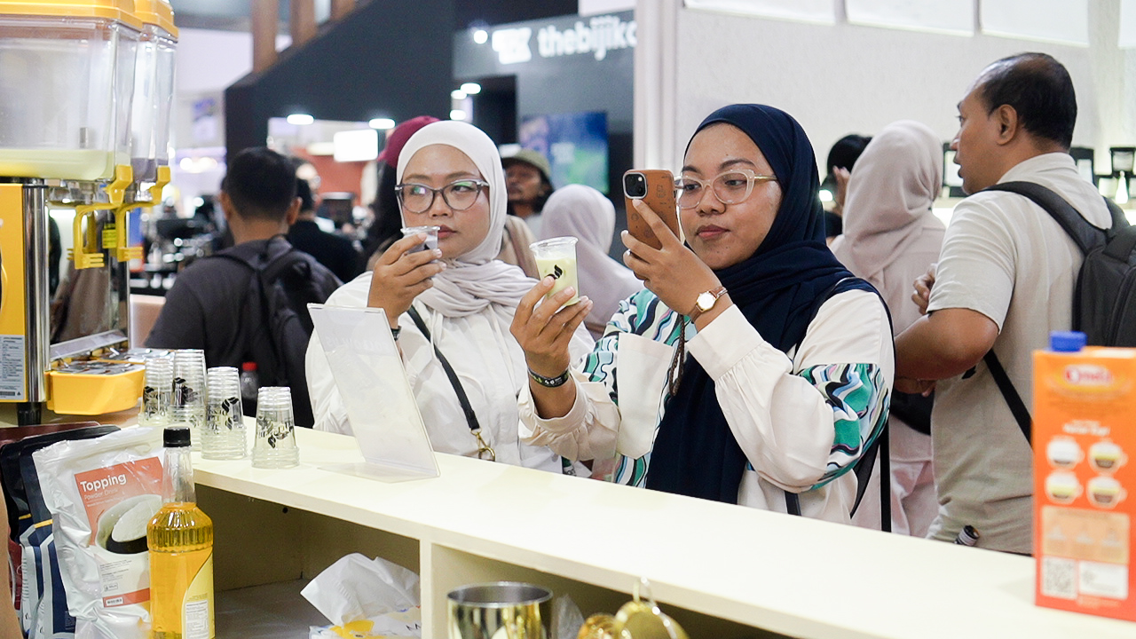 Suasana ramai pengunjung Jogja Coffee Week 2026